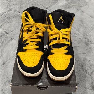Air Jordan 1 Retro (GS) “New Love”